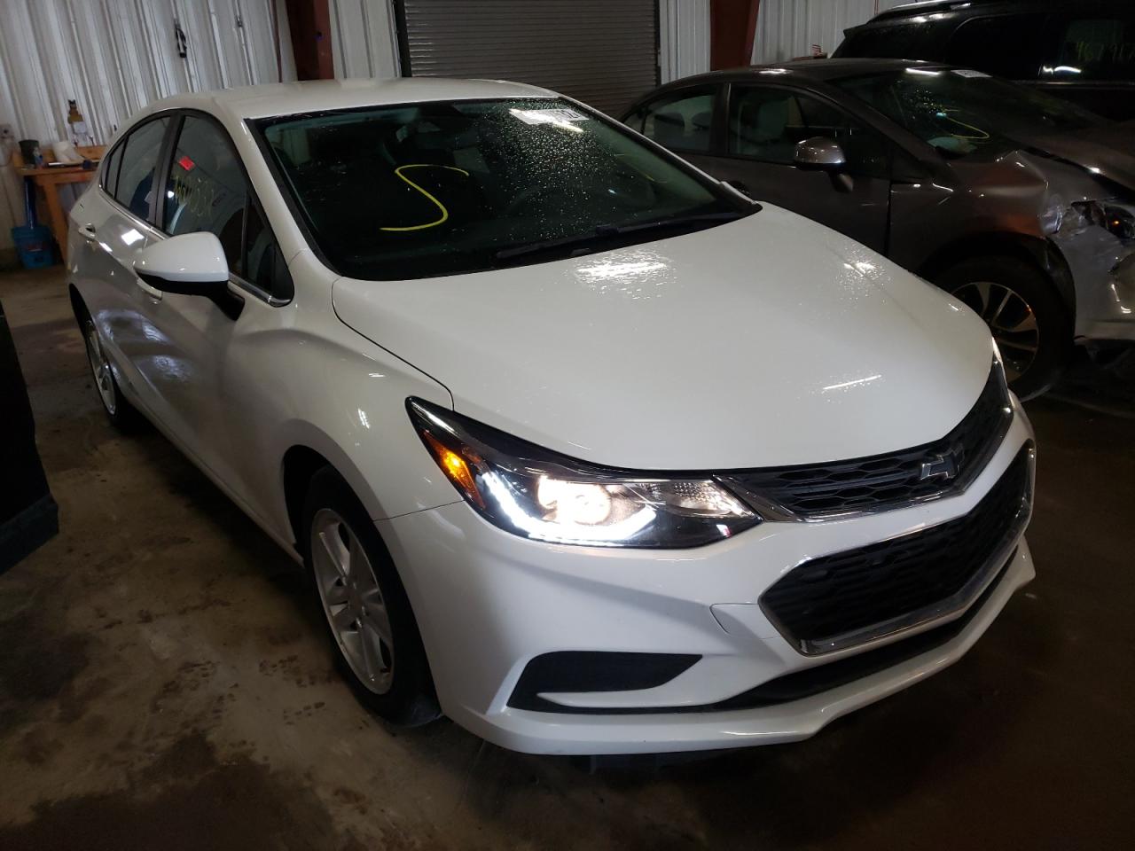 Photo 14 from auction – 2018 CHEVROLET CRUZE LT with VIN 3G1BE6SM7JS565152