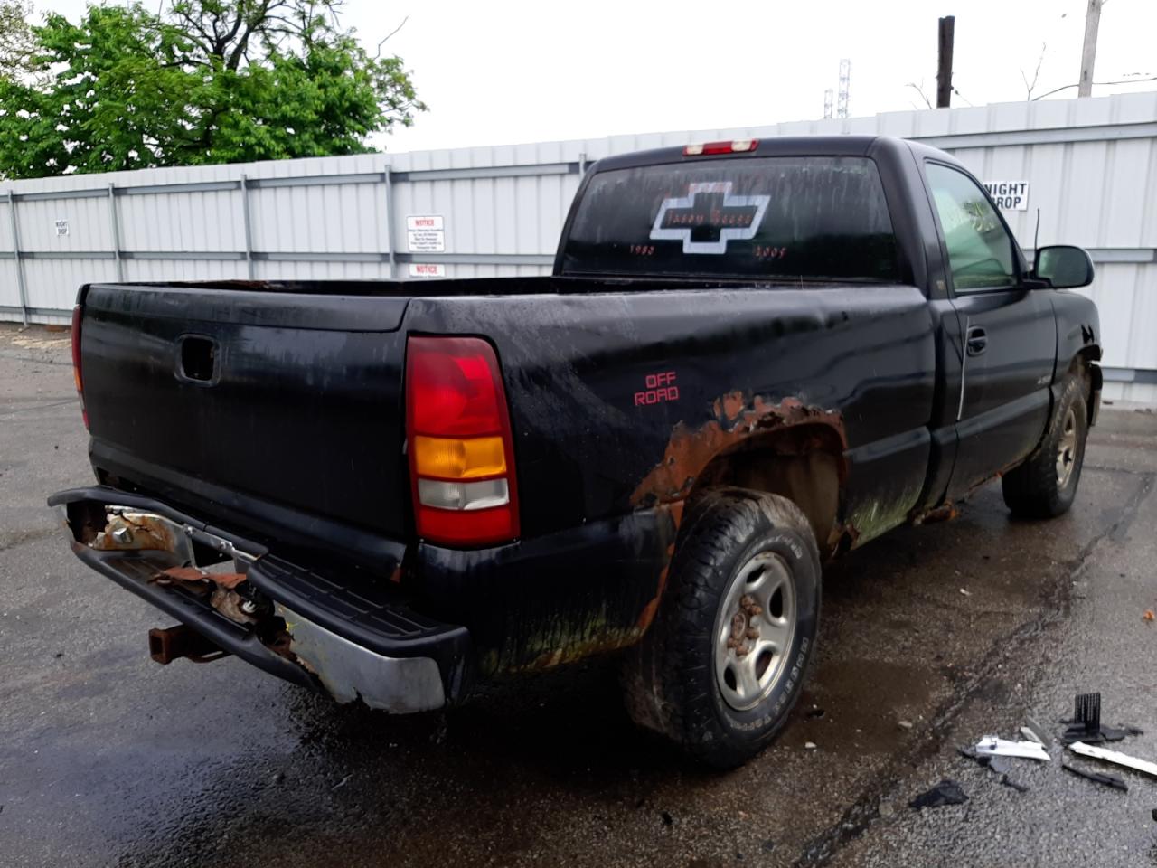 Photo 17 from auction – 2001 CHEVROLET SILVERADO with VIN 1GCEK14V01Z274971