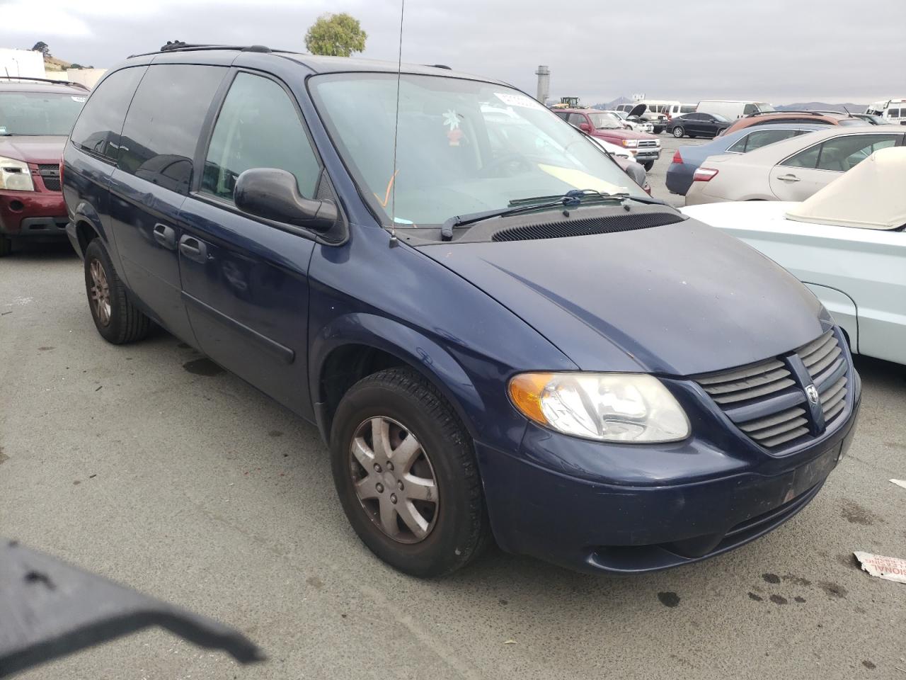 Photo 14 from auction – 2005 DODGE CARAVAN with VIN 1D4GP24R65B338242