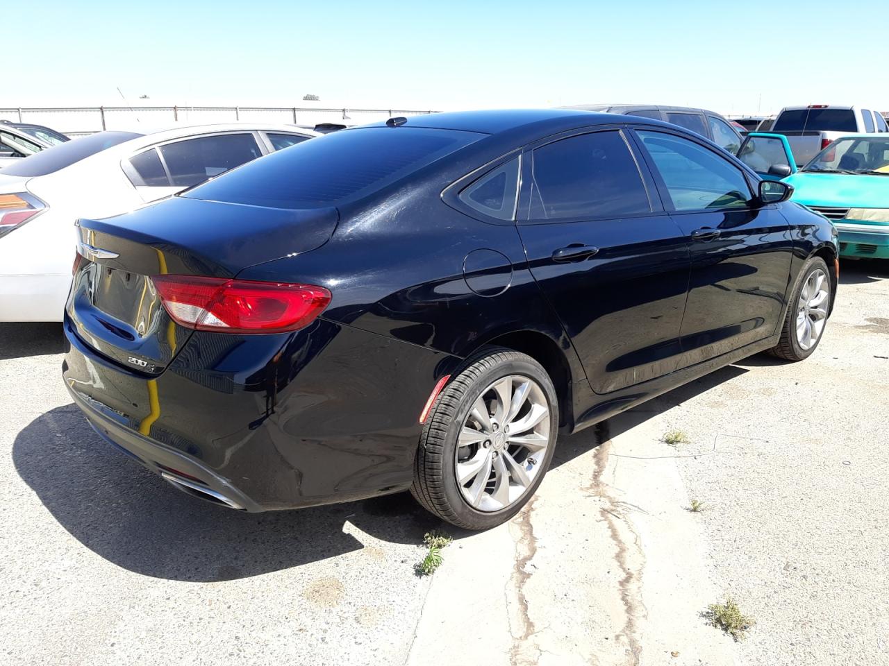 Photo 4 from auction – 2015 CHRYSLER 200 S with VIN 1C3CCCBG7FN683153