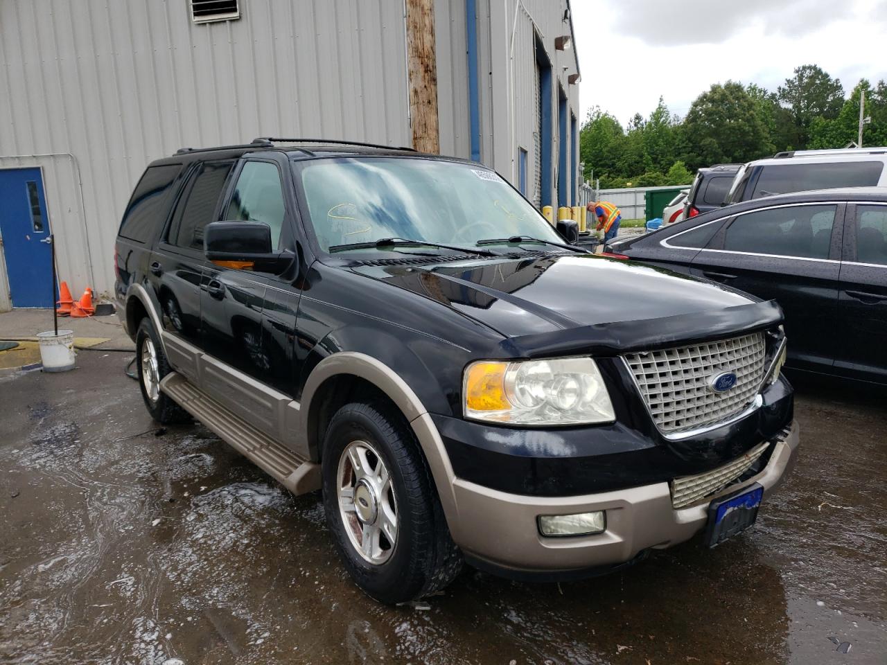 FORD EXPEDITION 2003 with VIN 1FMPU17L03LB77915 - Photo from auction