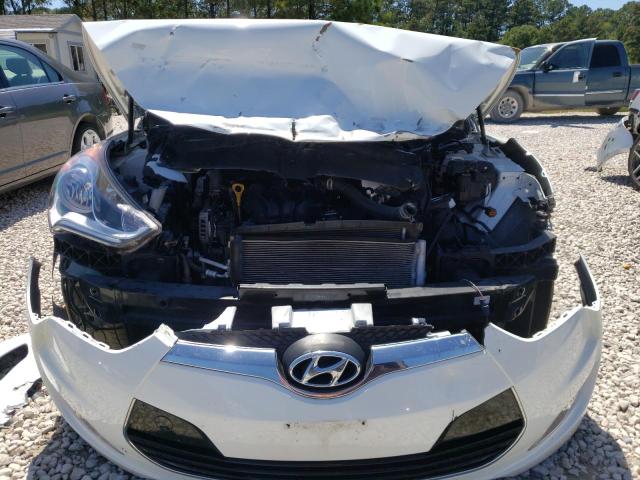 Photo 10 from auction – 2016 HYUNDAI VELOSTER with VIN KMHTC6AD9GU283764