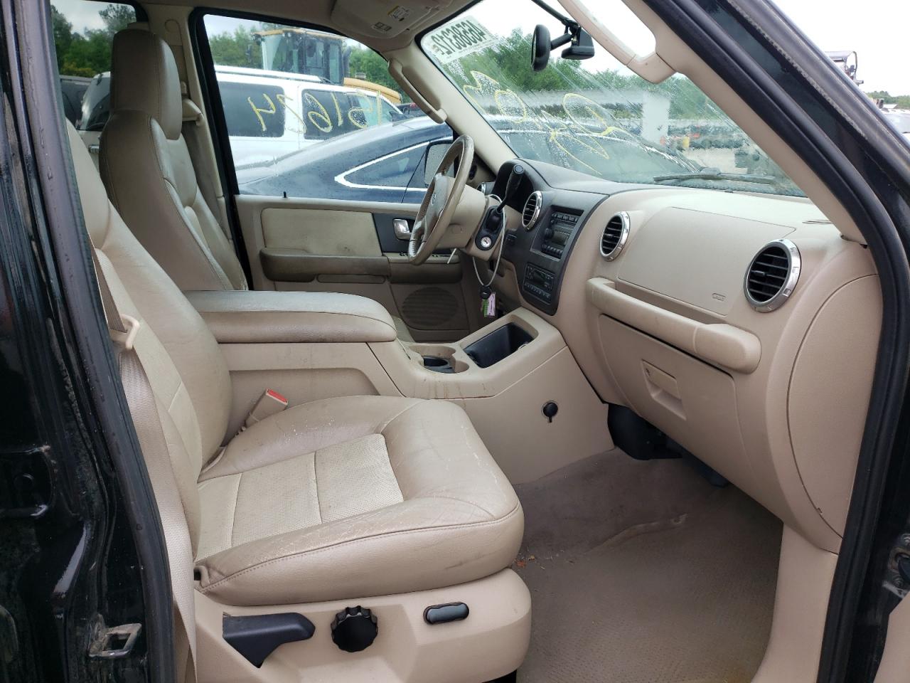 Photo 5 from auction – 2003 FORD EXPEDITION with VIN 1FMPU17L03LB77915