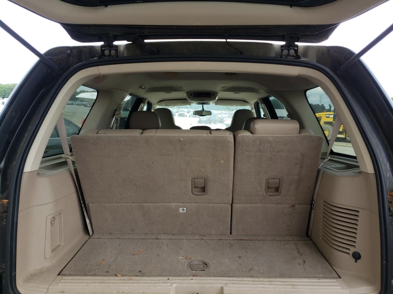 Photo 9 from auction – 2003 FORD EXPEDITION with VIN 1FMPU17L03LB77915