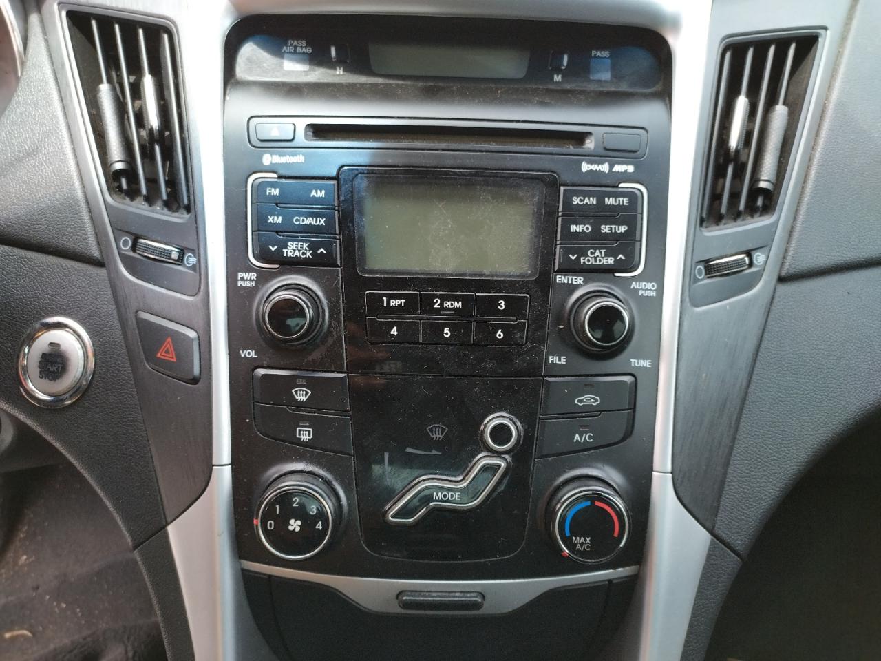 Foto 9 de la subasta – 2011 HYUNDAI SONATA SE con VIN 5NPEC4AC2BH038526