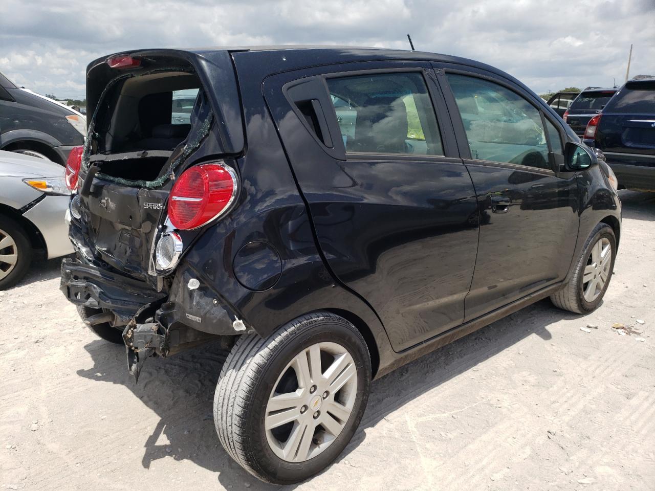 Photo 17 from auction – 2014 CHEVROLET SPARK 1LT with VIN KL8CD6S92EC576199