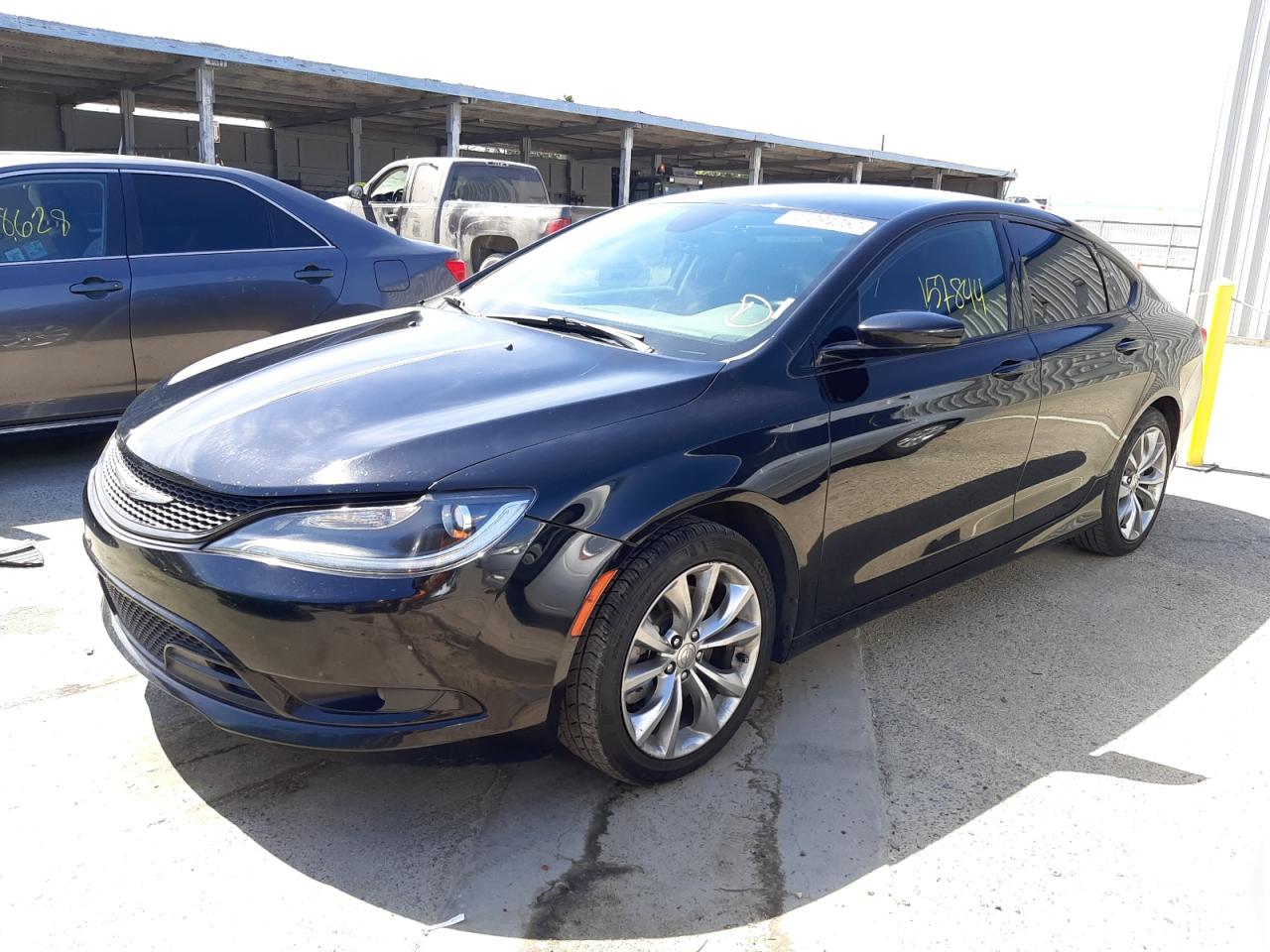 Photo 2 from auction – 2015 CHRYSLER 200 S with VIN 1C3CCCBG7FN683153