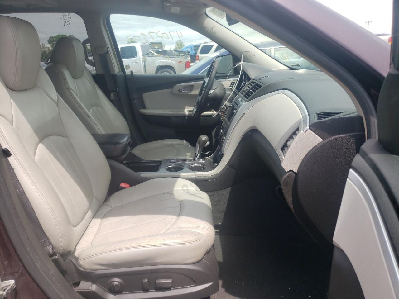 Photo 5 from auction – 2009 CHEVROLET TRAVERSE L with VIN 1GNER33D99S128922