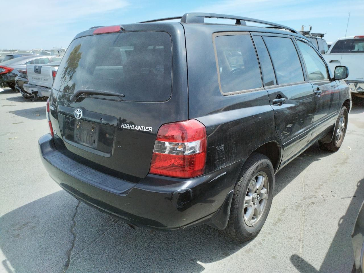 Photo 4 from auction – 2004 TOYOTA HIGHLANDER with VIN JTEGP21A340031323