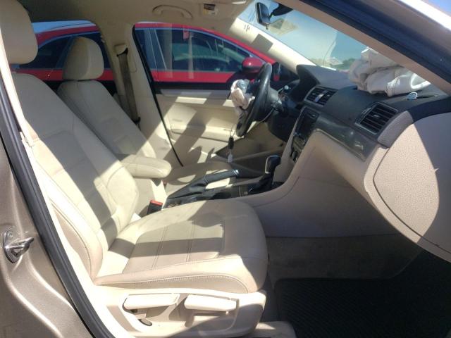 Photo 5 from auction – 2015 VOLKSWAGEN PASSAT S with VIN 1VWAT7A36FC101111