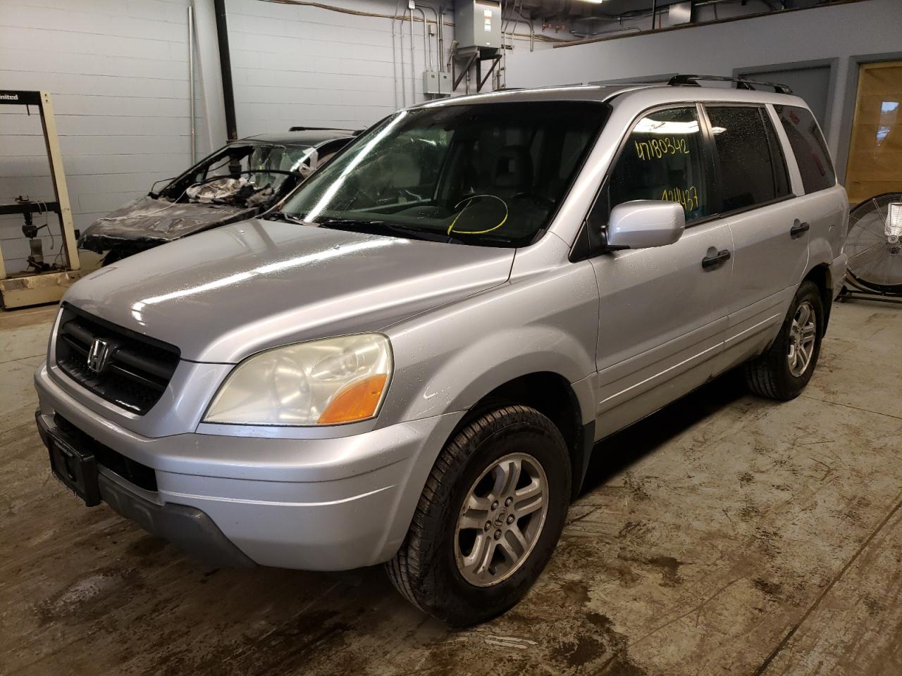 Photo 15 from auction – 2003 HONDA PILOT EXL with VIN 2HKYF18583H588132