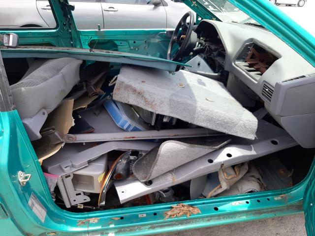 Photo 5 from auction – 1995 FORD ESCORT LX with VIN 1FASP11J0SW162993