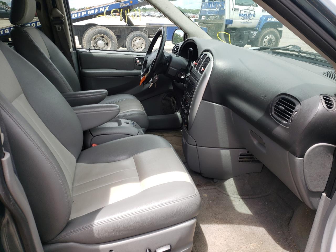 Photo 19 from auction – 2007 DODGE GRAND CARA with VIN 2D8GP44L17R200344