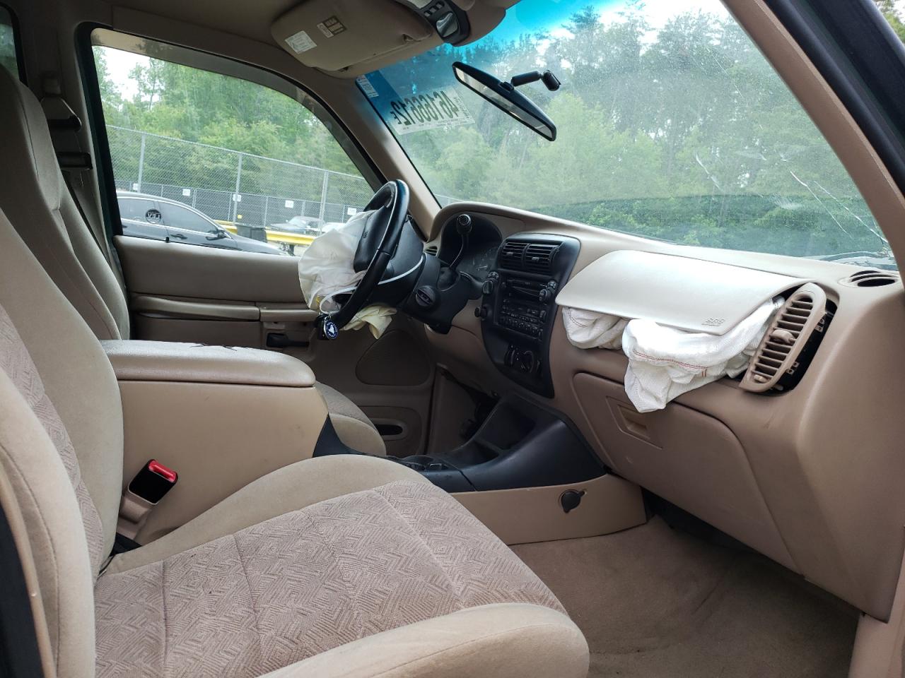 Photo 19 from auction – 2000 FORD EXPLORER X with VIN 1FMZU73E7YZC61866
