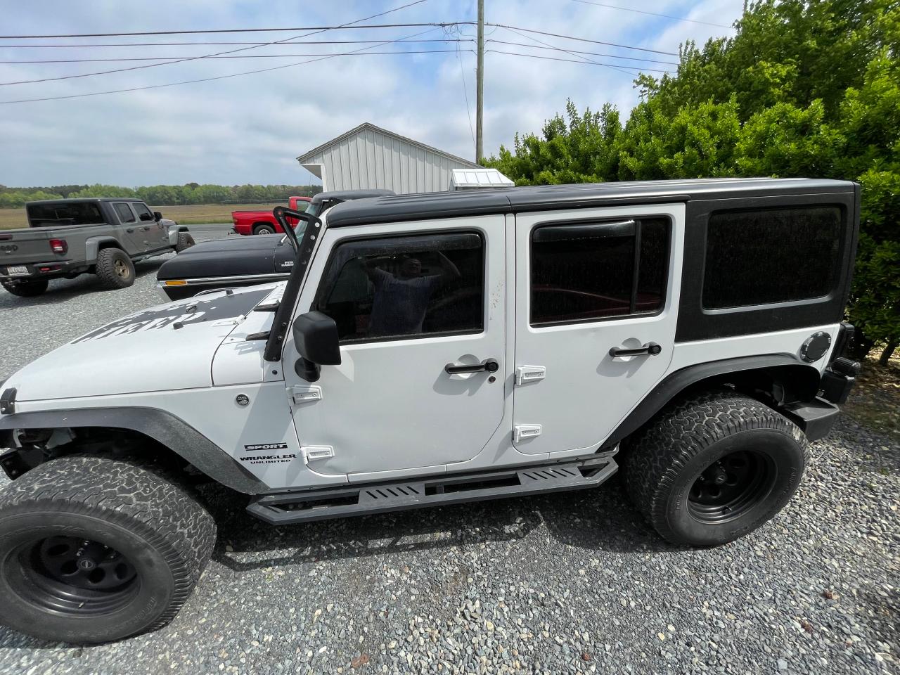 Photo 19 from auction – 2017 JEEP WRANGLER U with VIN 1C4BJWKG8HL513400