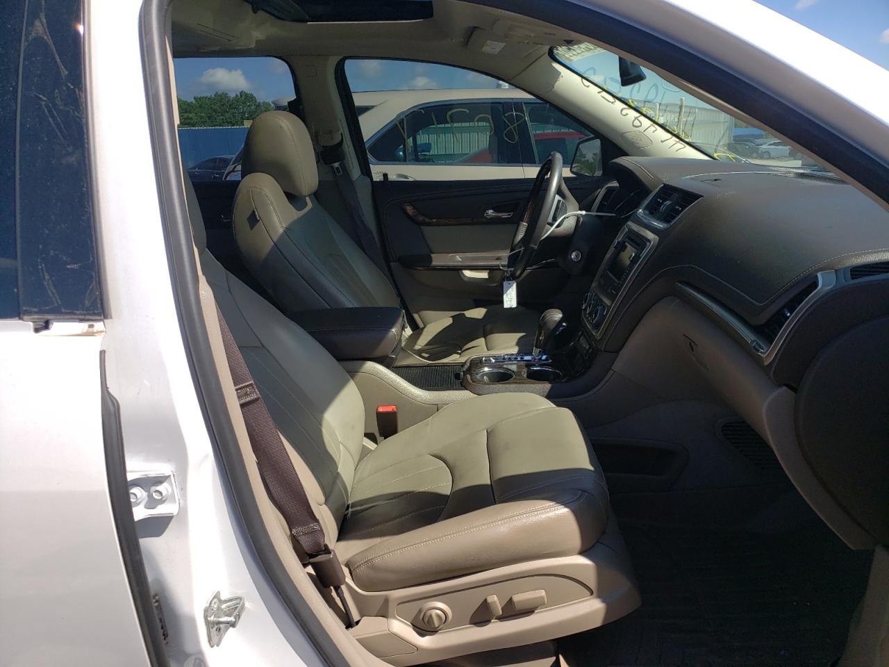 Photo 5 from auction – 2016 GMC ACADIA DEN with VIN 1GKKRTKD4GJ310595