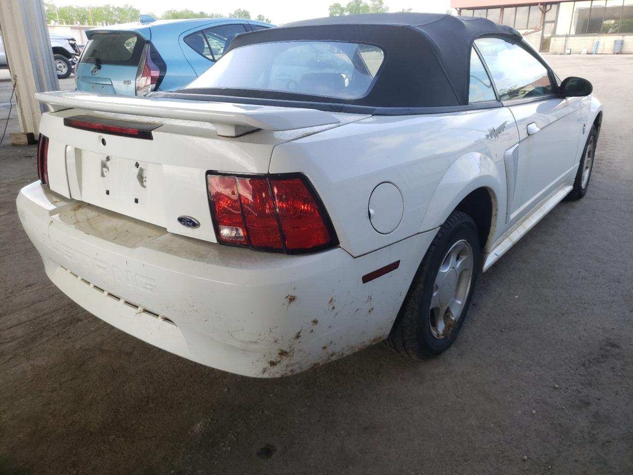 Photo 17 from auction – 2001 FORD MUSTANG with VIN 1FAFP44431F194554