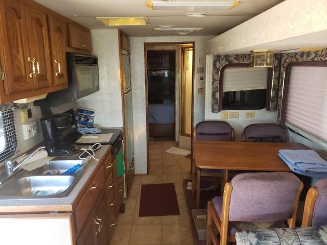 Photo 6 from auction – 1995 FORD MOTORHOME with VIN 3FCMF53G7SJA05123