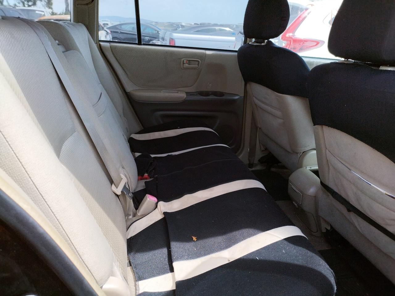 Photo 6 from auction – 2004 TOYOTA HIGHLANDER with VIN JTEGP21A340031323