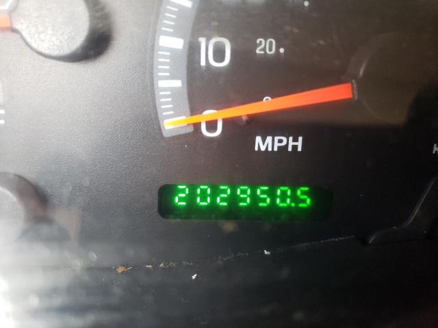 Photo 8 from auction – 2001 FORD F150 with VIN 1FTRX17W51KF41862