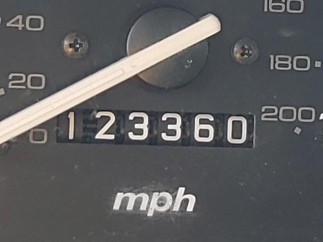 Photo 8 from auction – 2001 HONDA CR-V LX with VIN JHLRD18401C020230