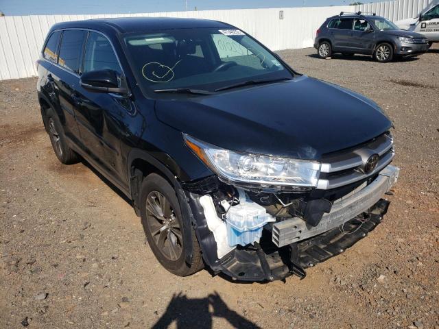 TOYOTA HIGHLANDER 2018 with VIN 5TDBZRFH1JS896632 - Photo from auction