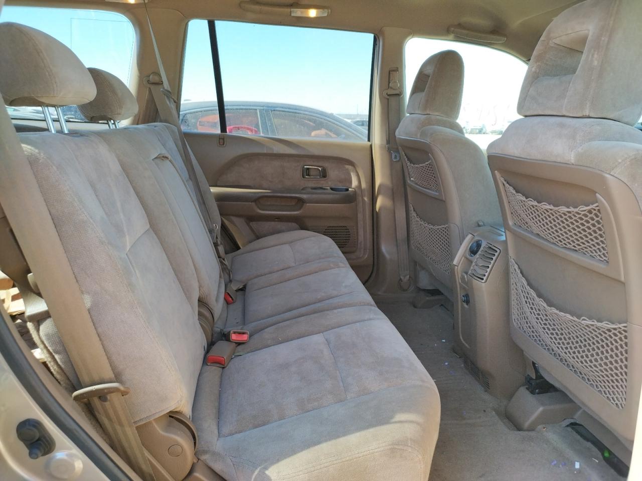 Photo 18 from auction – 2005 HONDA PILOT EX with VIN 2HKYF184X5H503799