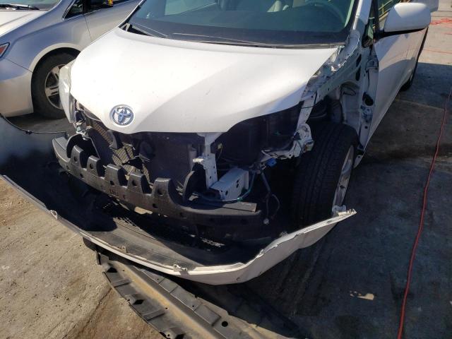 Photo 9 from auction – 2011 TOYOTA SIENNA LE with VIN 5TDKK3DC0BS007684
