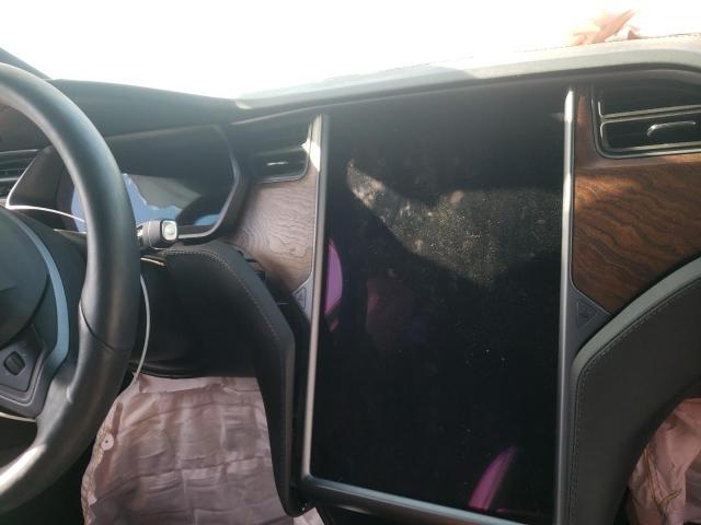 Photo 9 from auction – 2020 TESLA MODEL X with VIN 5YJXCAE20LF243447