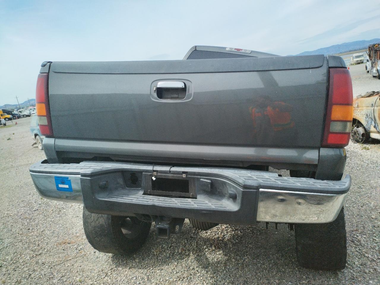 Zdjęcie 18 z aukcji – 2002 CHEVROLET SILVERADO z VIN 1GCHC23132F168855