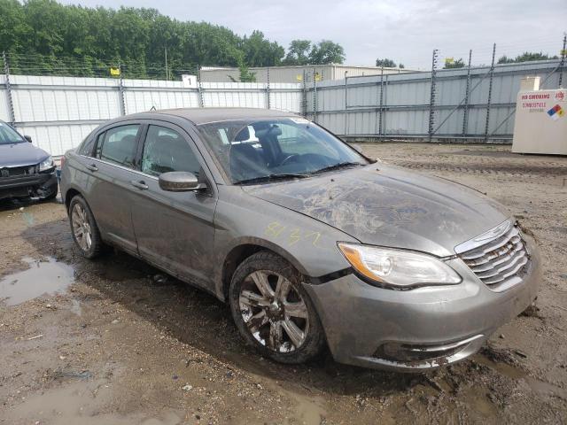 CHRYSLER 200 TOURIN 2012 مع رقم تعريف المركبة 1C3CCBBB6CN221998 - صورة من المزاد