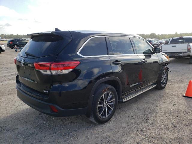 Photo 4 from auction – 2017 TOYOTA HIGHLANDER with VIN 5TDKZRFH7HS524707
