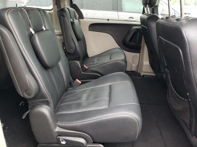 Photo 9 from auction – 2015 CHRYSLER TOWN & COU with VIN 2C4RC1BG4FR755407