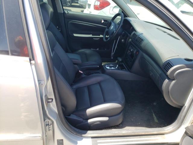 Photo 9 from auction – 2004 VOLKSWAGEN PASSAT with VIN WVWPD63B64E177700