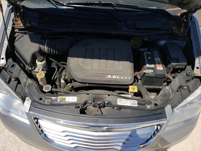 Photo 7 from auction – 2016 CHRYSLER TOWN & COU with VIN 2C4RC1BG2GR291518