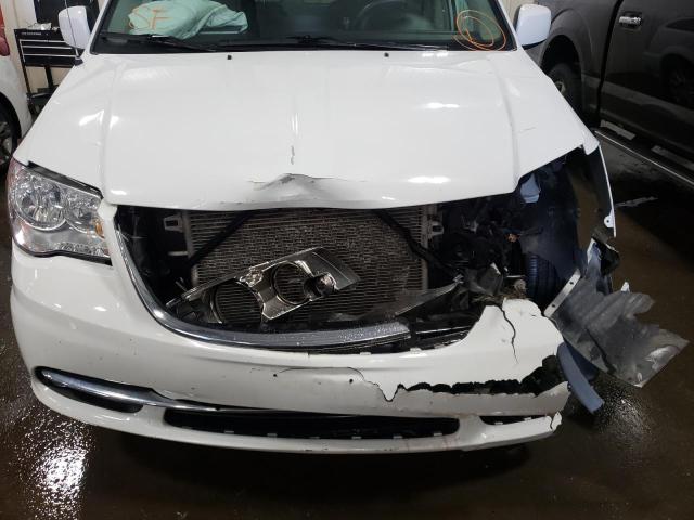 Photo 9 from auction – 2014 CHRYSLER TOWN & COU with VIN 2C4RC1BGXER413670