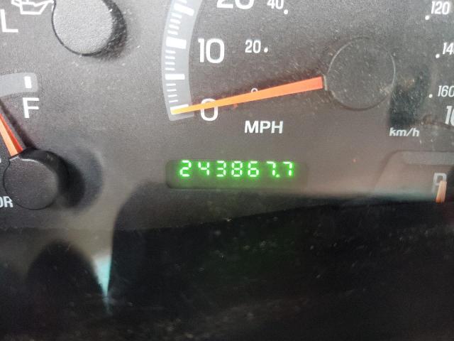 Photo 8 from auction – 2002 FORD F150 with VIN 1FTRX17W02NA08477