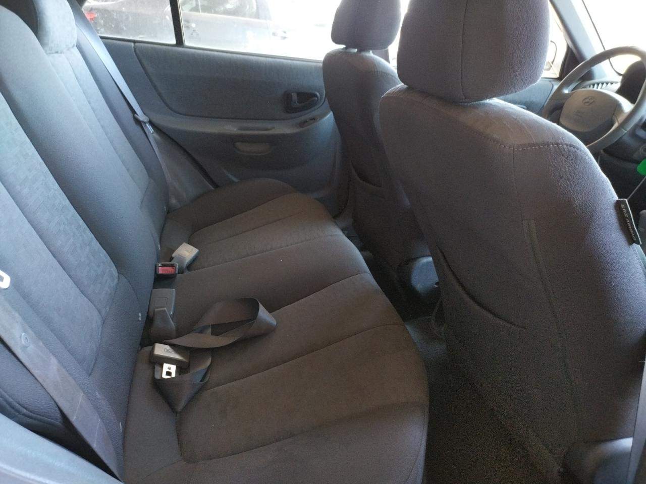 Photo 18 from auction – 2005 HYUNDAI ACCENT GL with VIN KMHCG45C45U575975
