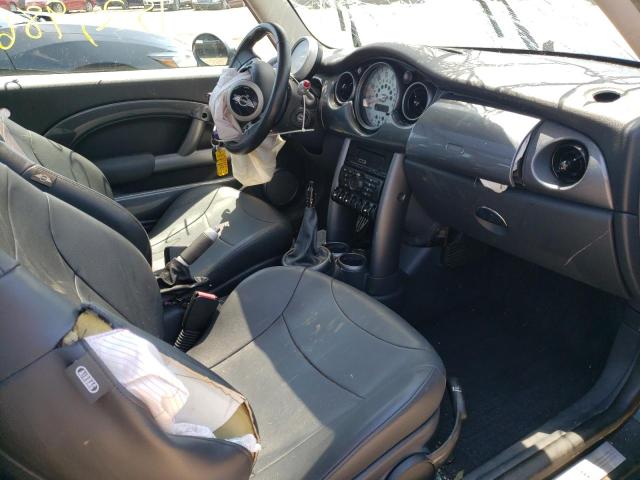 Photo 5 from auction – 2004 MINI COOPER S with VIN WMWRE33484TD83828