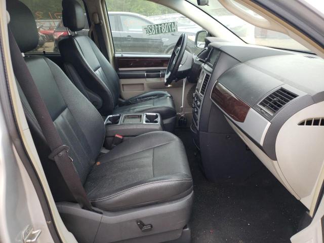 Photo 5 from auction – 2010 CHRYSLER TOWN & COU with VIN 2A4RR8D17AR502388