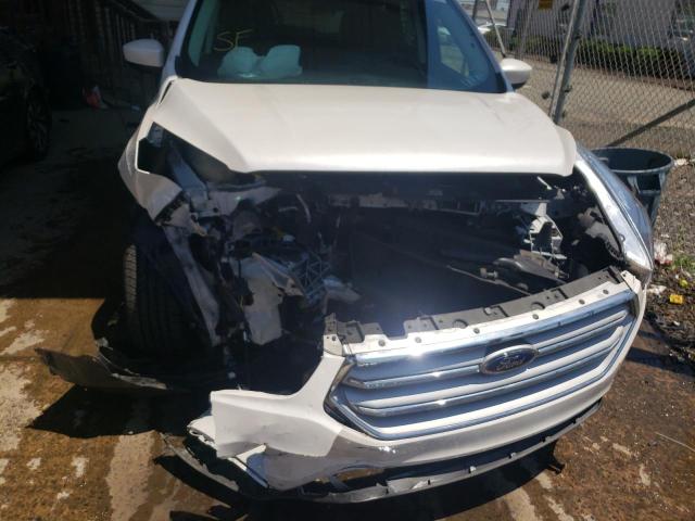 Photo 9 from auction – 2018 FORD ESCAPE SE with VIN 1FMCU9GD1JUC99809