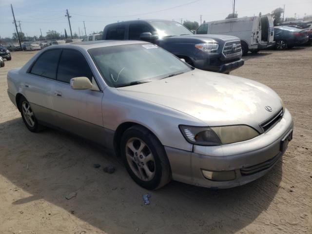 LEXUS ES 300 2001 مع رقم تعريف المركبة JT8BF28G215112886 - صورة من المزاد