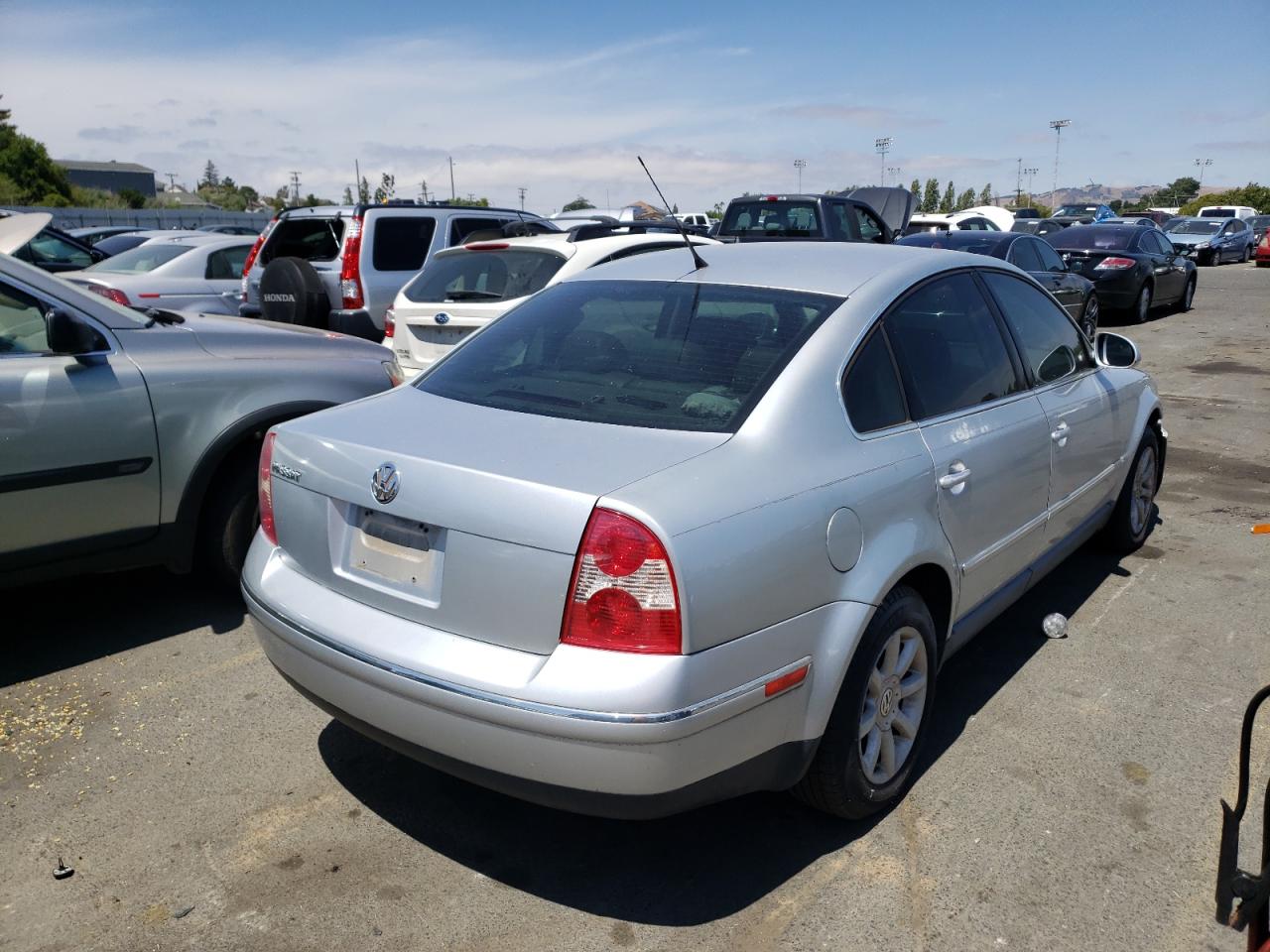 Photo 17 from auction – 2004 VOLKSWAGEN PASSAT with VIN WVWPD63B64E177700