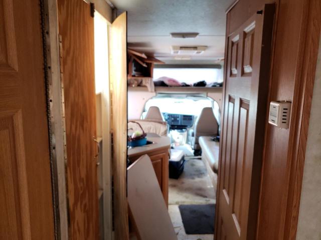 Photo 10 from auction – 2004 FOUR MOTORHOME with VIN 1GBJG31U131236212