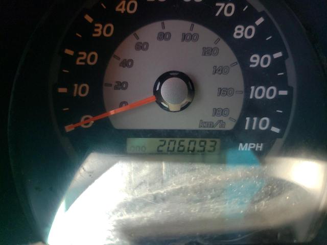 Photo 8 from auction – 2004 TOYOTA 4RUNNER SR with VIN JTEBT14R240040015