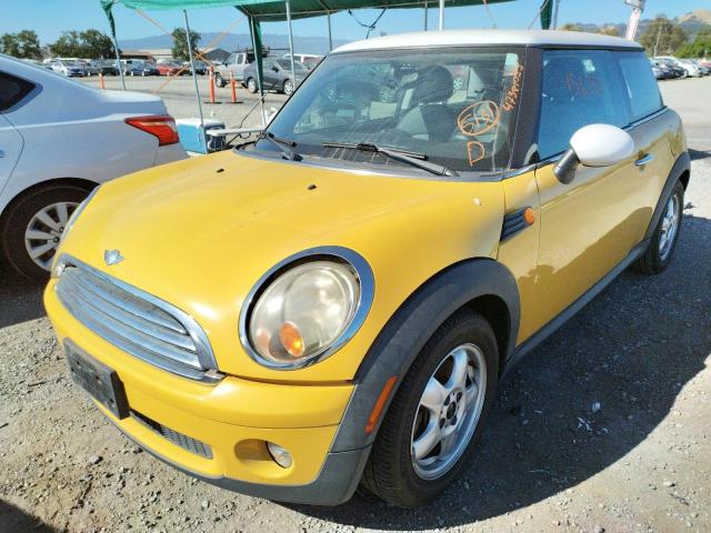 Photo 2 from auction – 2007 MINI COOPER with VIN WMWMF33557TT50383