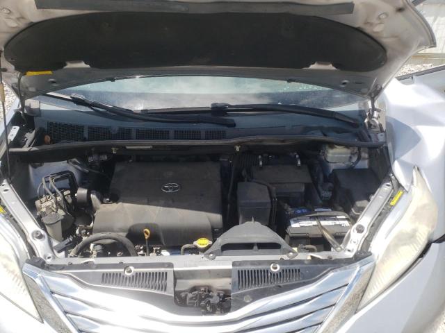 Photo 7 from auction – 2011 TOYOTA SIENNA XLE with VIN 5TDYK3DC6BS105872