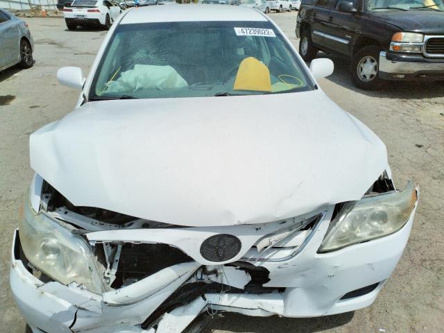 Photo 7 from auction – 2000 TOYOTA CAMRY with VIN 4T1BF3EK2AU531676