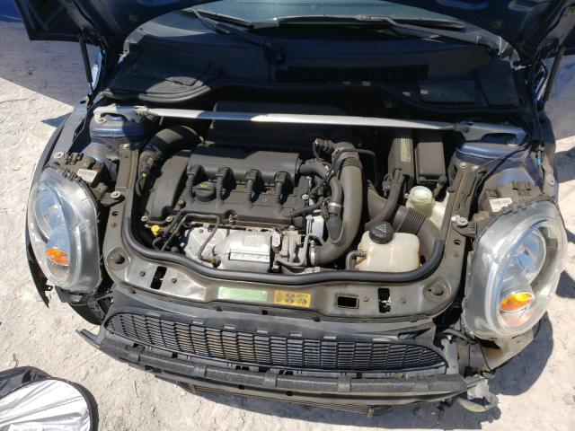 Photo 7 from auction – 2009 MINI COOPER CLU with VIN WMWMM93599TF99400