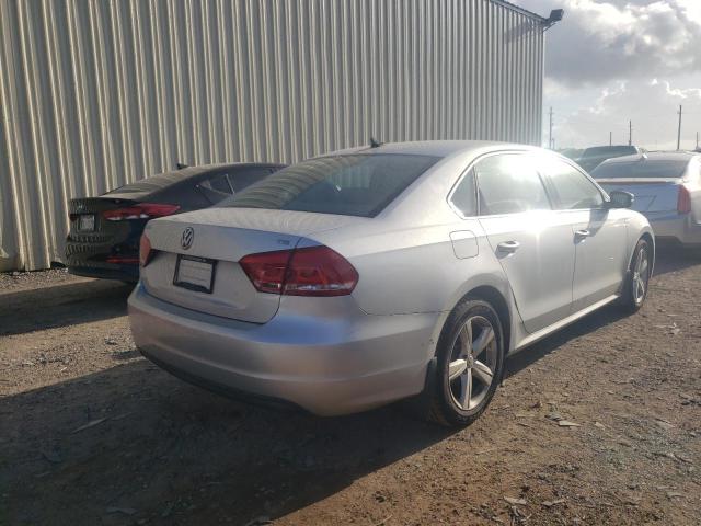 Photo 4 from auction – 2014 VOLKSWAGEN PASSAT S with VIN 1VWAT7A37EC023274